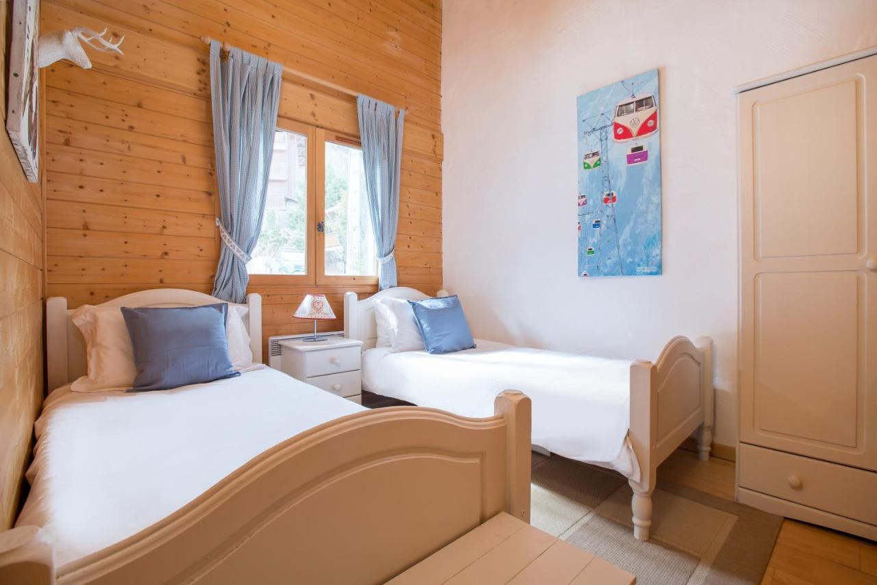 Chalet Muguet Gauche With Hot Tub Sleeps 10 Central Morzine Exterior photo