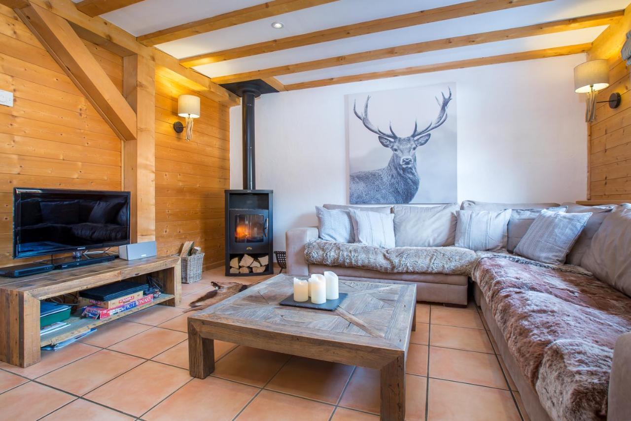Chalet Muguet Gauche With Hot Tub Sleeps 10 Central Morzine Exterior photo